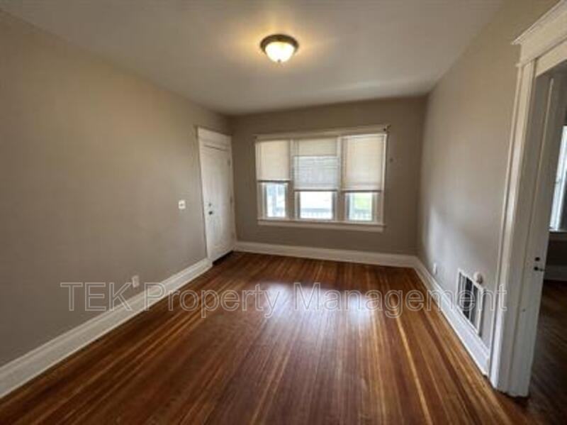 94 Scrantom St #3 - Photo 3 of 9