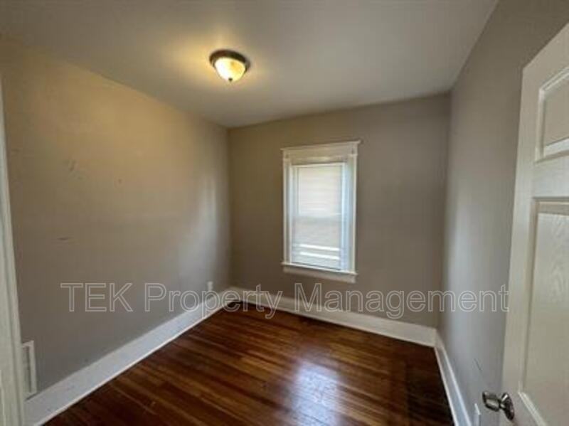 94 Scrantom St #3 - Photo 6 of 9