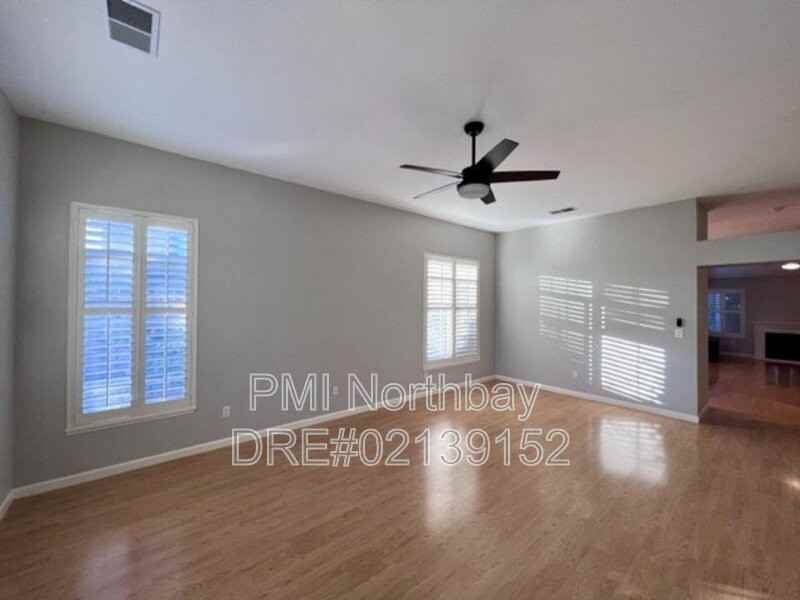 1465 Wedgewood Ct - Photo 7 of 17