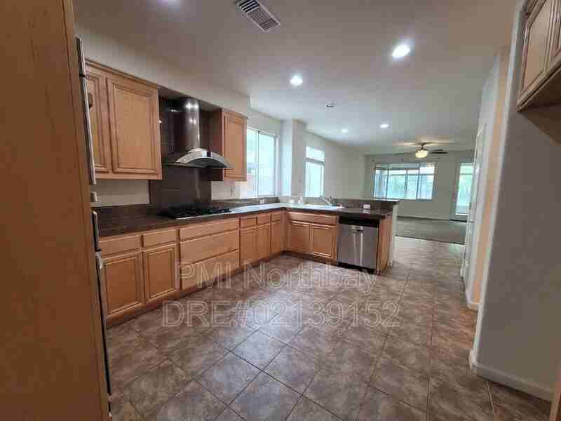 4051 Sierra Ct - Photo 7 of 34