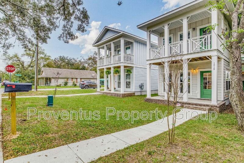 1018 N D St - Photo 2 of 32