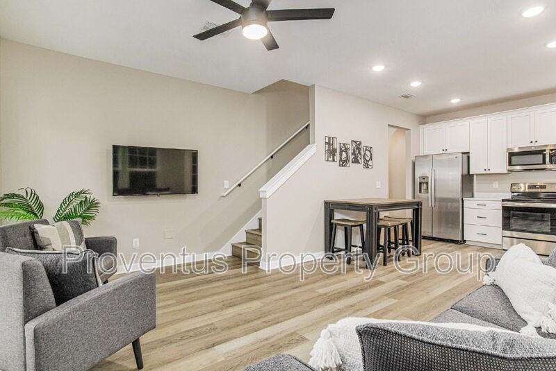 1018 N D St - Photo 6 of 32