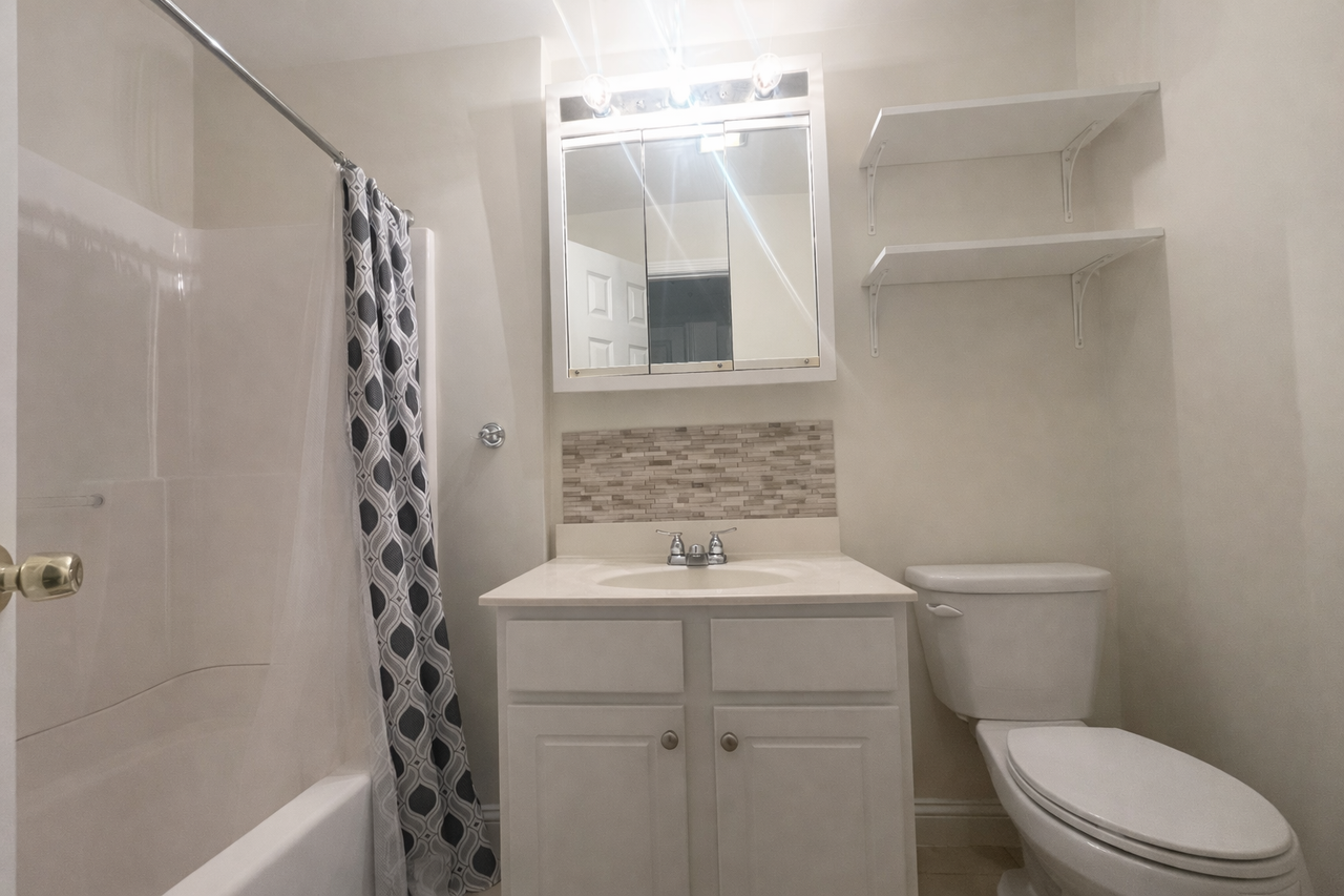 1056 Cambridge St #3R - Photo 5 of 6