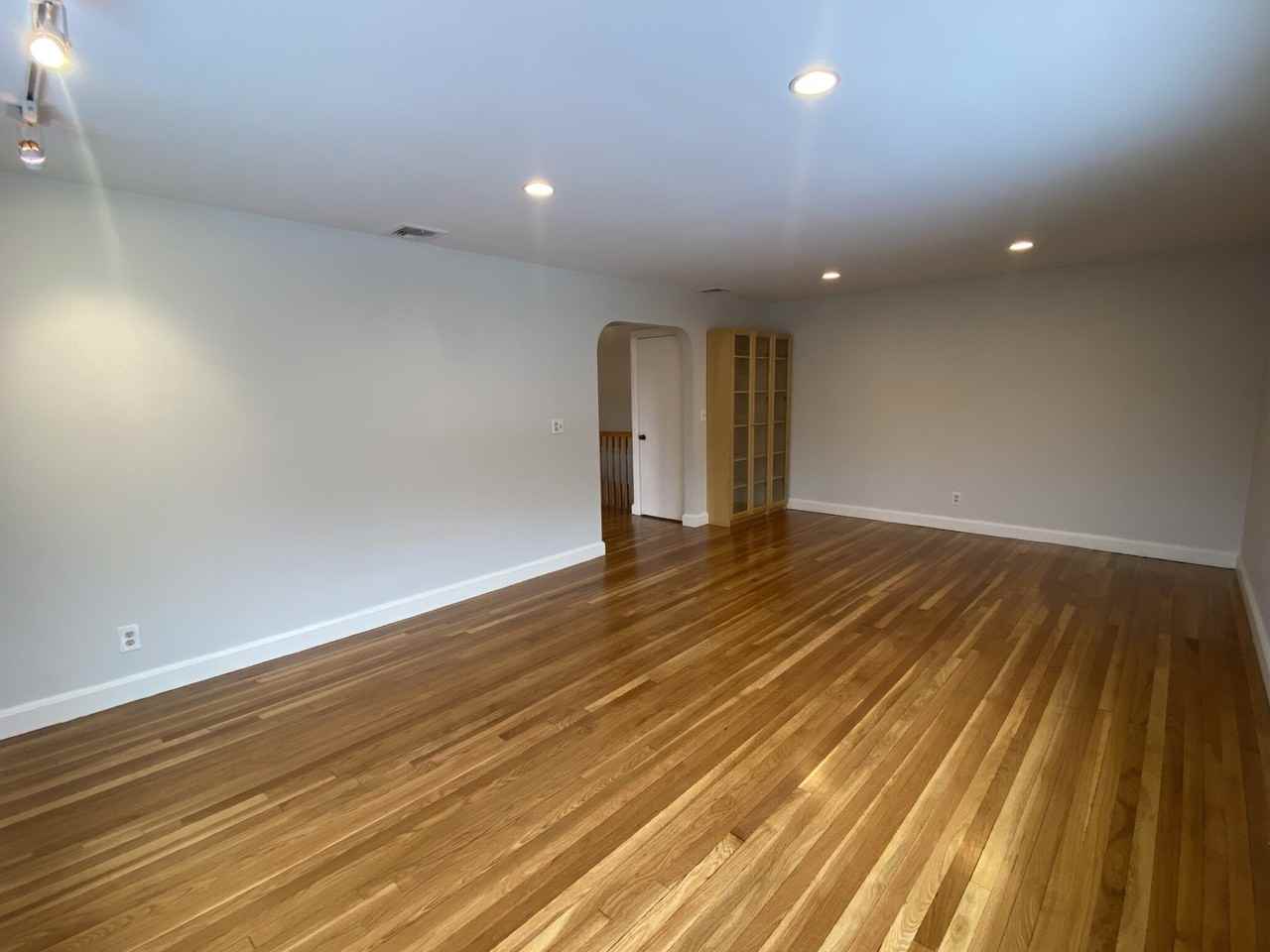 Lincoln Rd - Photo 2 of 31