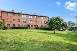 featured image of 3647 6th St Se