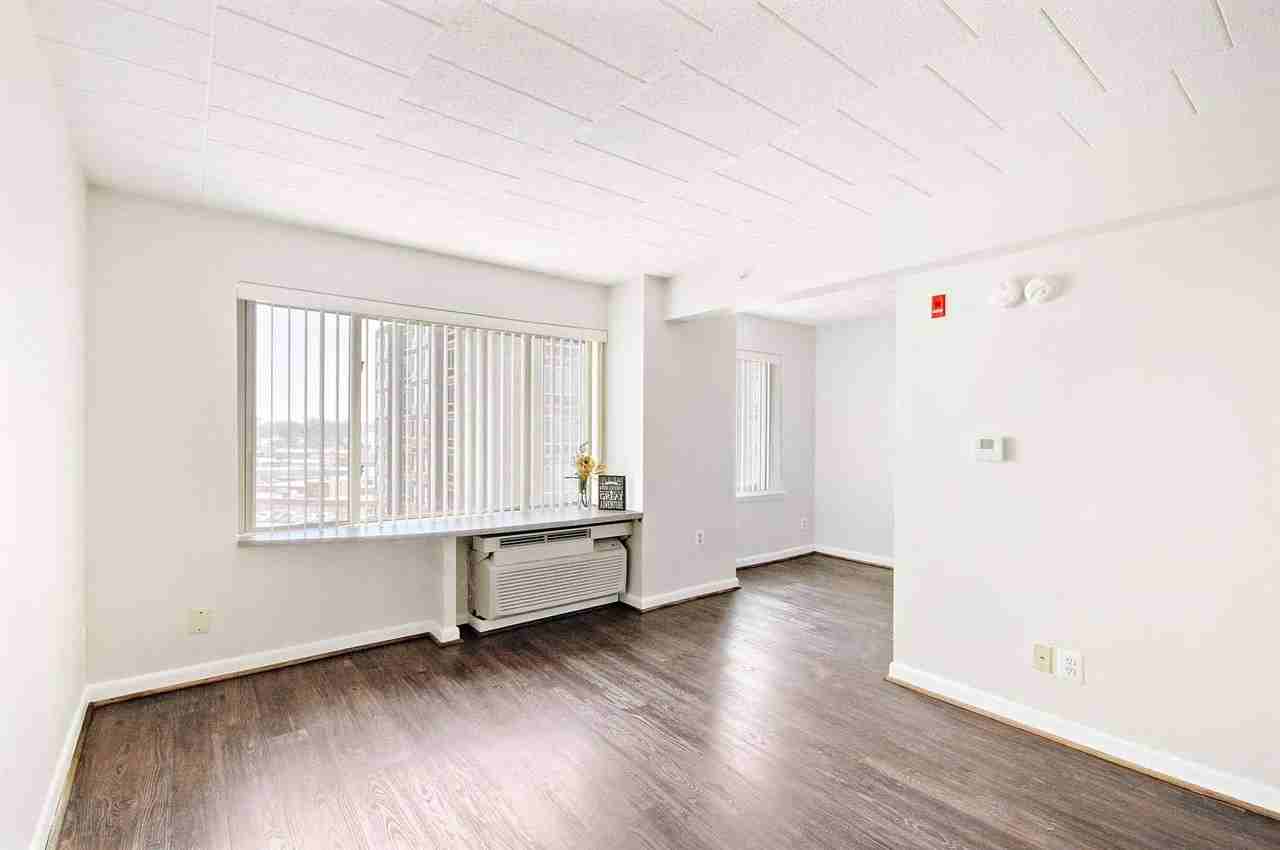 Edgewood Commons 601 - Photo 2 of 9