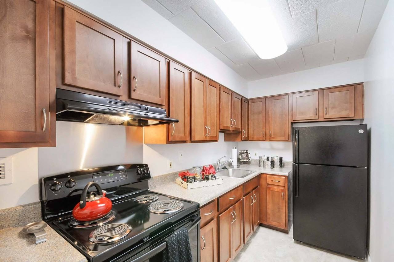 Edgewood Commons 601 - Photo 5 of 9