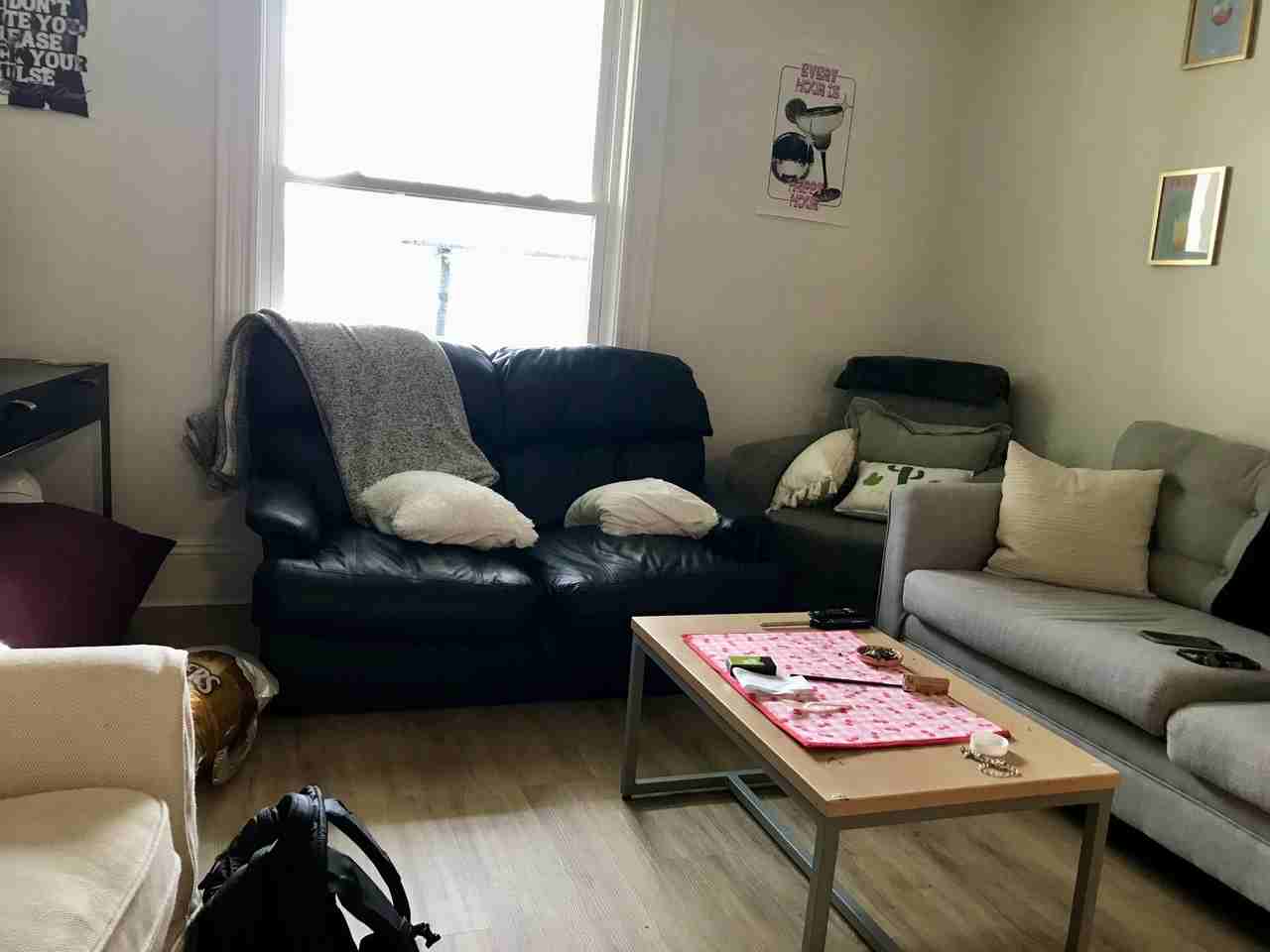 79 Cushing St - Photo 3 of 14