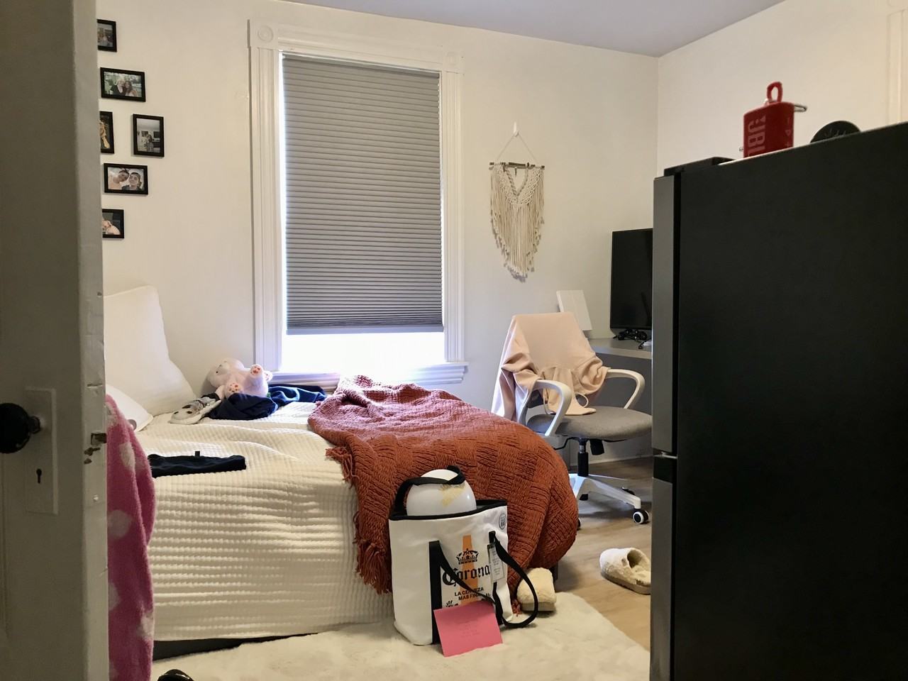 79 Cushing St - Photo 5 of 14