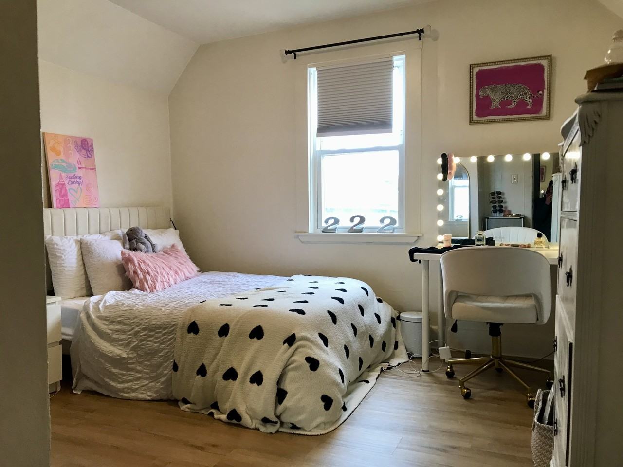 79 Cushing St - Photo 7 of 14