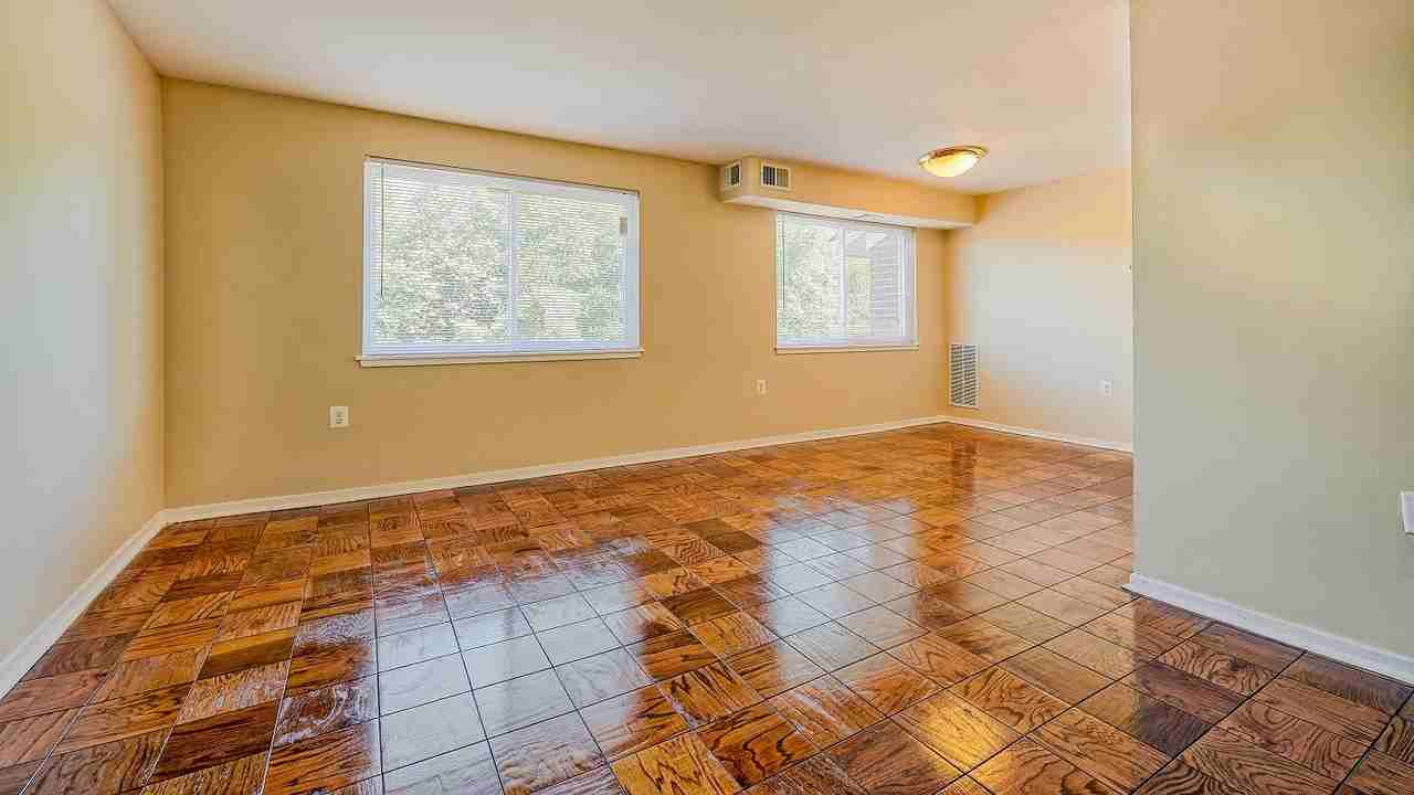 Stony Brook Apartments - Photo 2 of 6