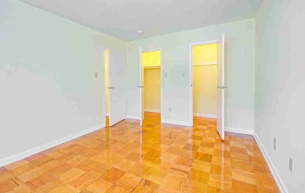 West Wood Oaks Apartments - Photo 5 of 8