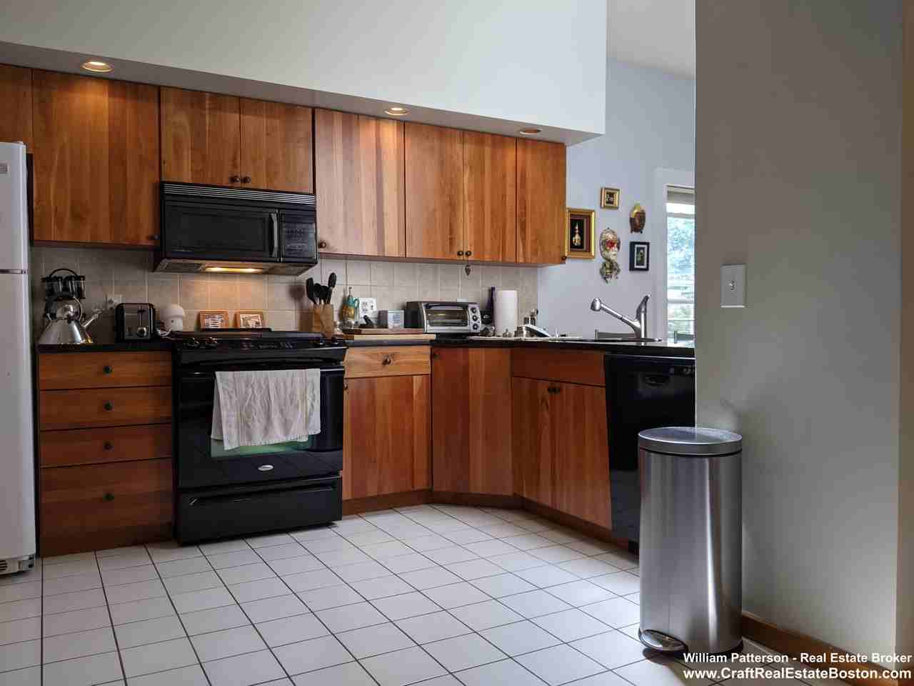 184 White St #2 - Photo 4 of 28