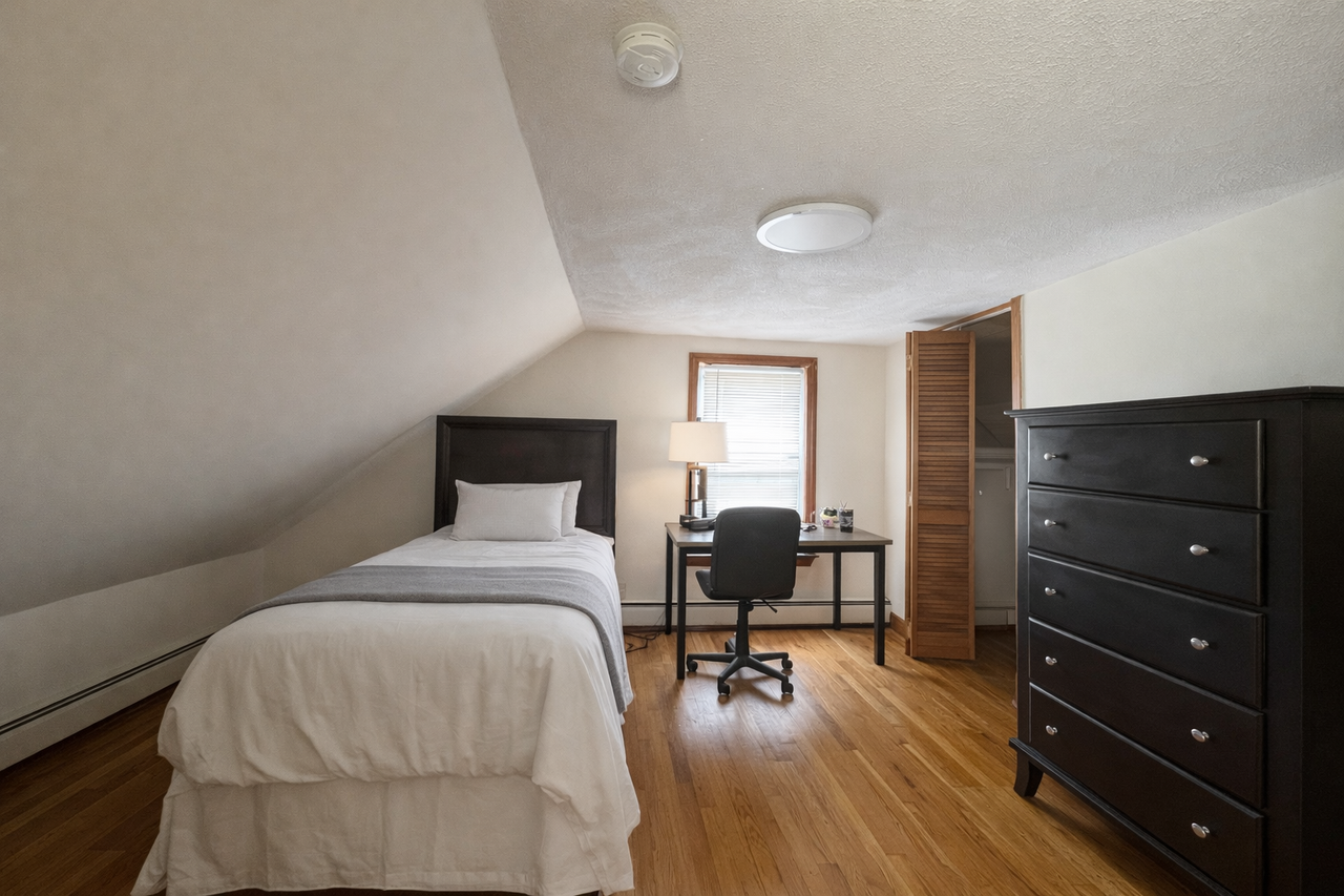 585 Somerville Ave #A1 - Photo 7 of 13