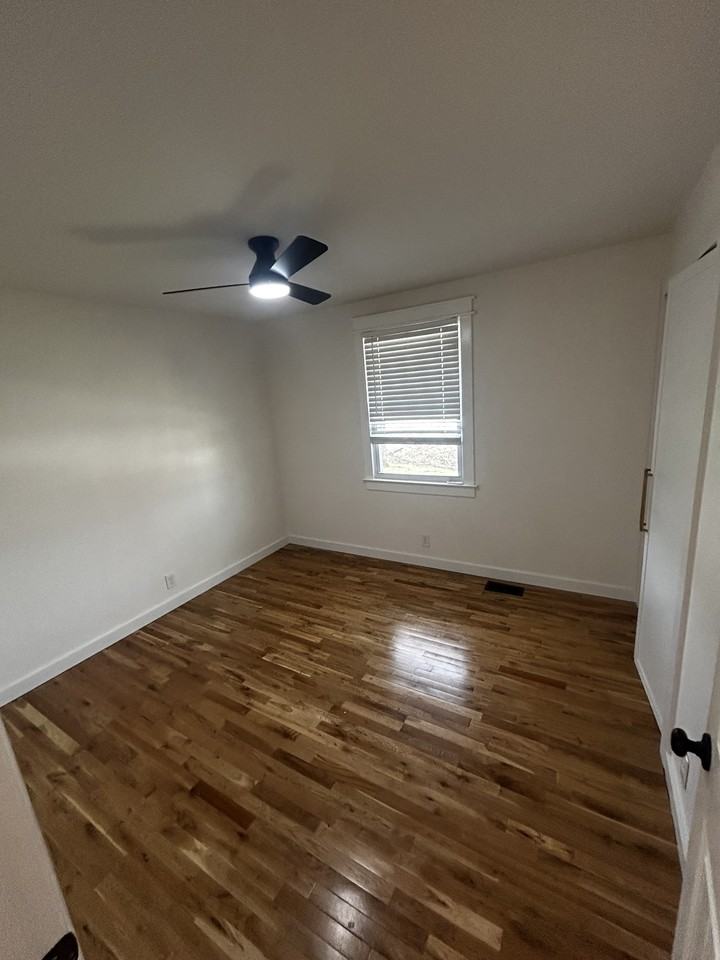 405 Kinhawk Dr #NA - Photo 7 of 11