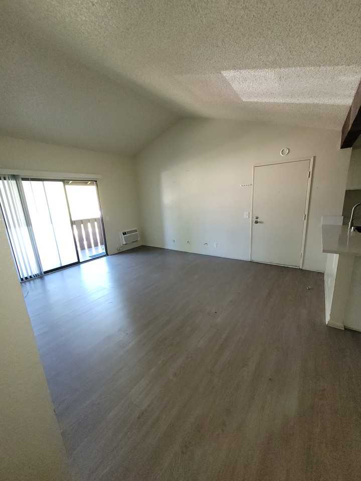 12315 Graham St #31 - Photo 2 of 13