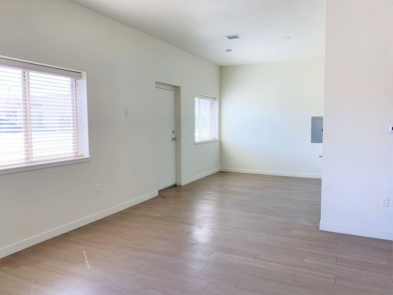 4100 Silver Ave Se - Photo 5 of 14