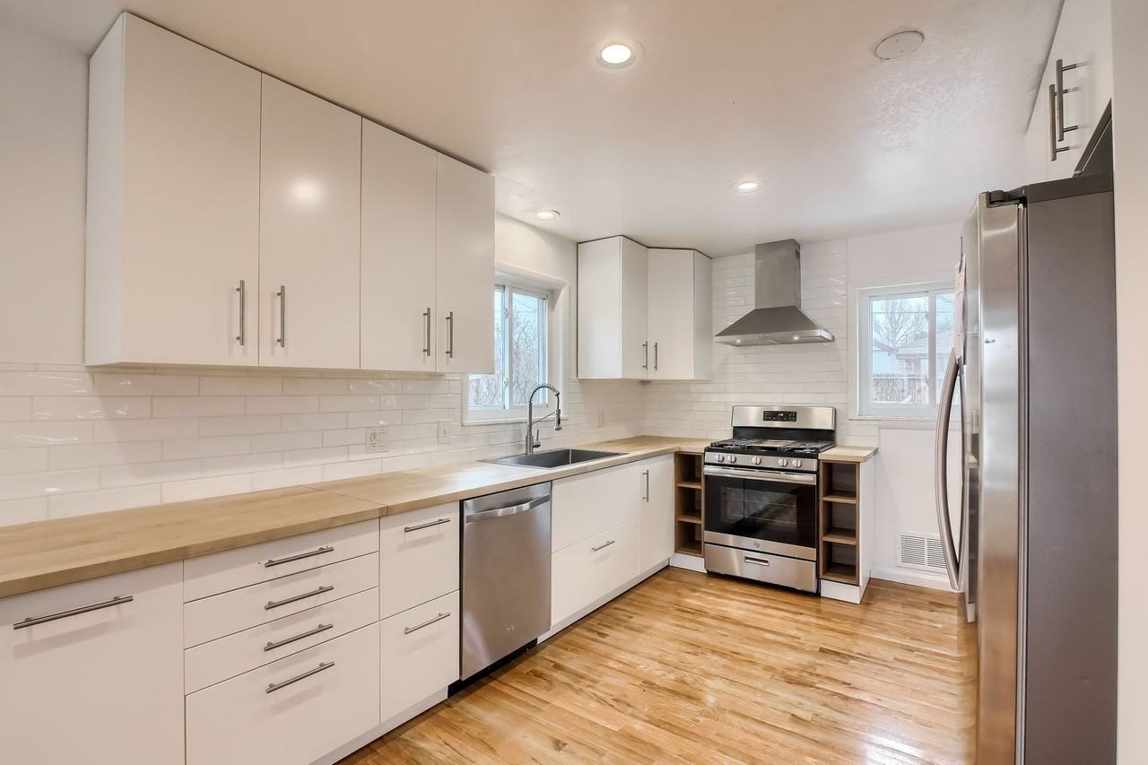 207 Teal St - Photo 3 of 38