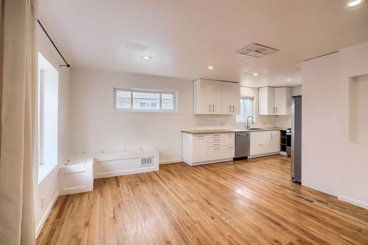 207 Teal St - Photo 6 of 38