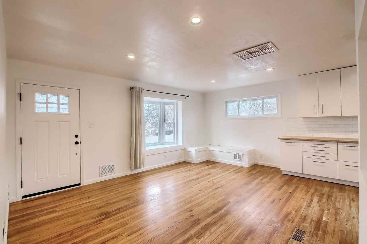 207 Teal St - Photo 7 of 38