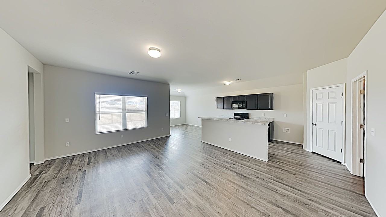 9704 Laredo Ln - Photo 3 of 18