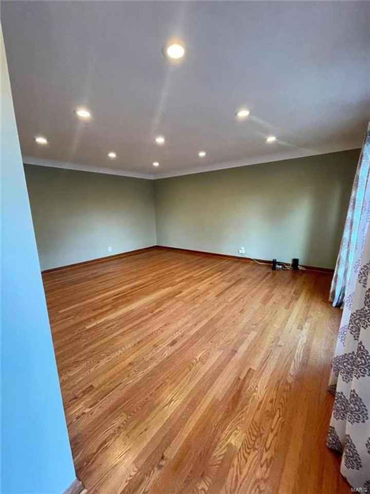 8501 Grantshire Ln - Photo 3 of 18