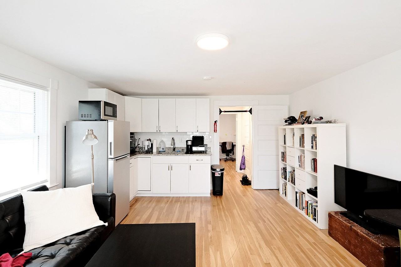 2309 Fontaine Ave #3 - Photo 4 of 15