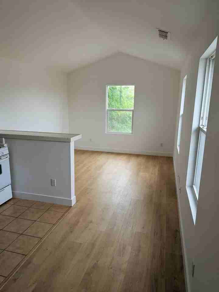 2224 Northview St - Photo 4 of 12