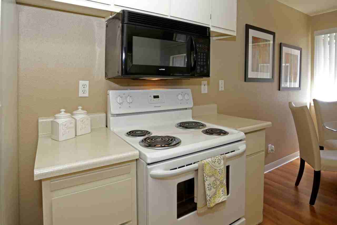 Acacia Apartments - Photo 3 of 25