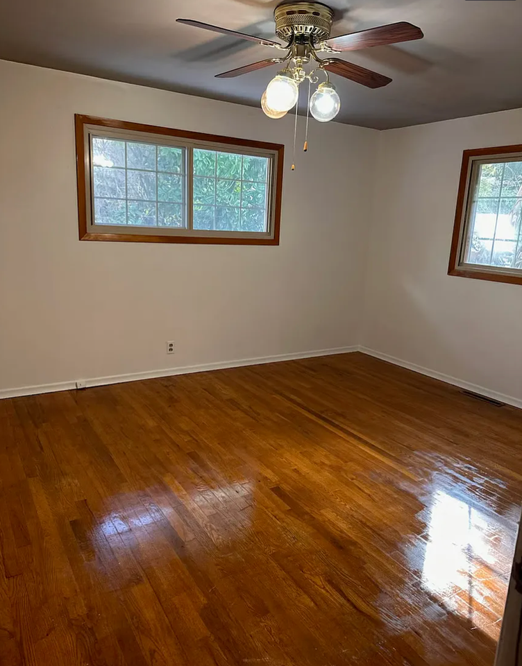 11635 Military Rd S - Photo 6 of 6