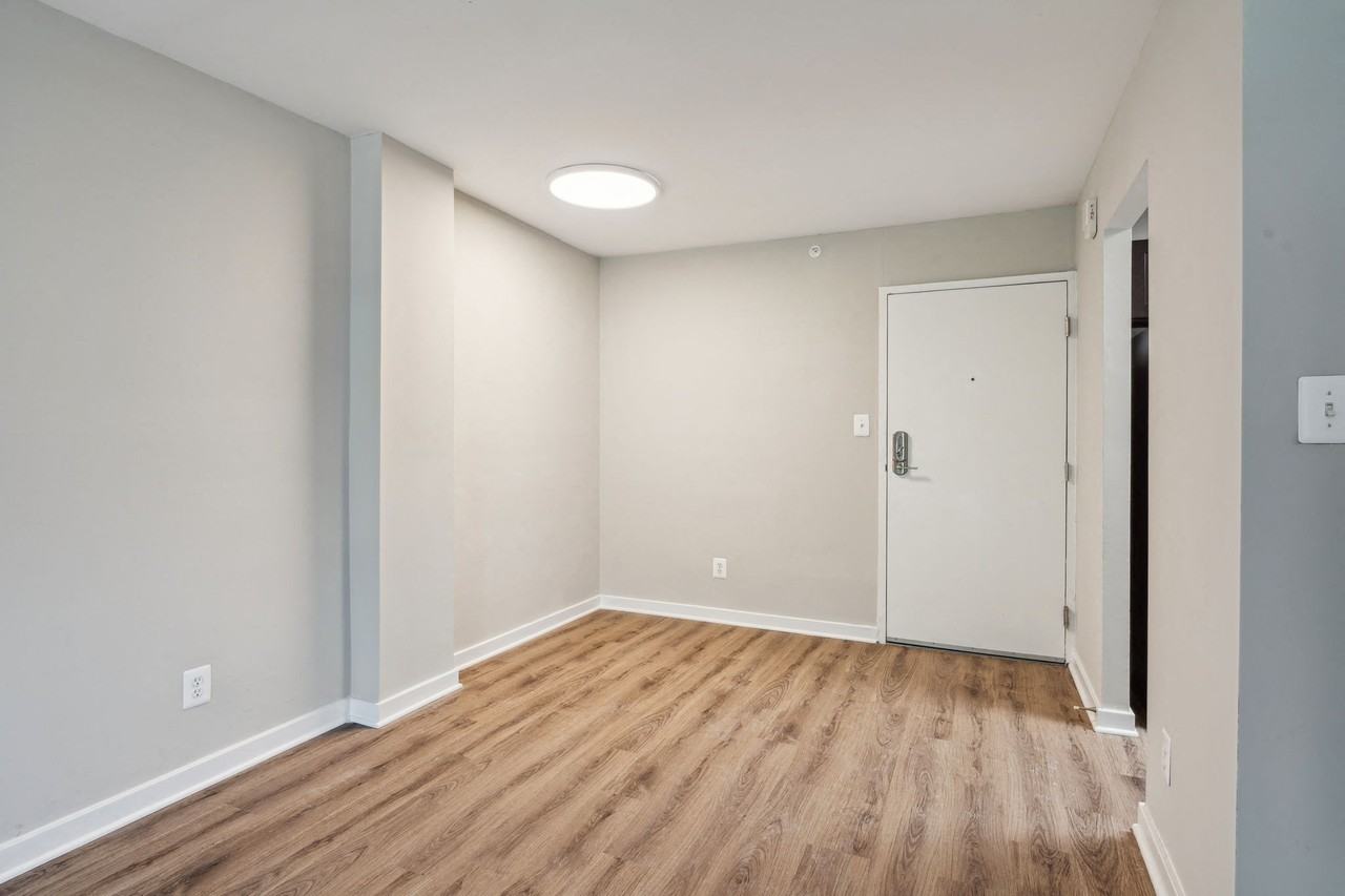 Park Montgomery - Photo 4 of 15