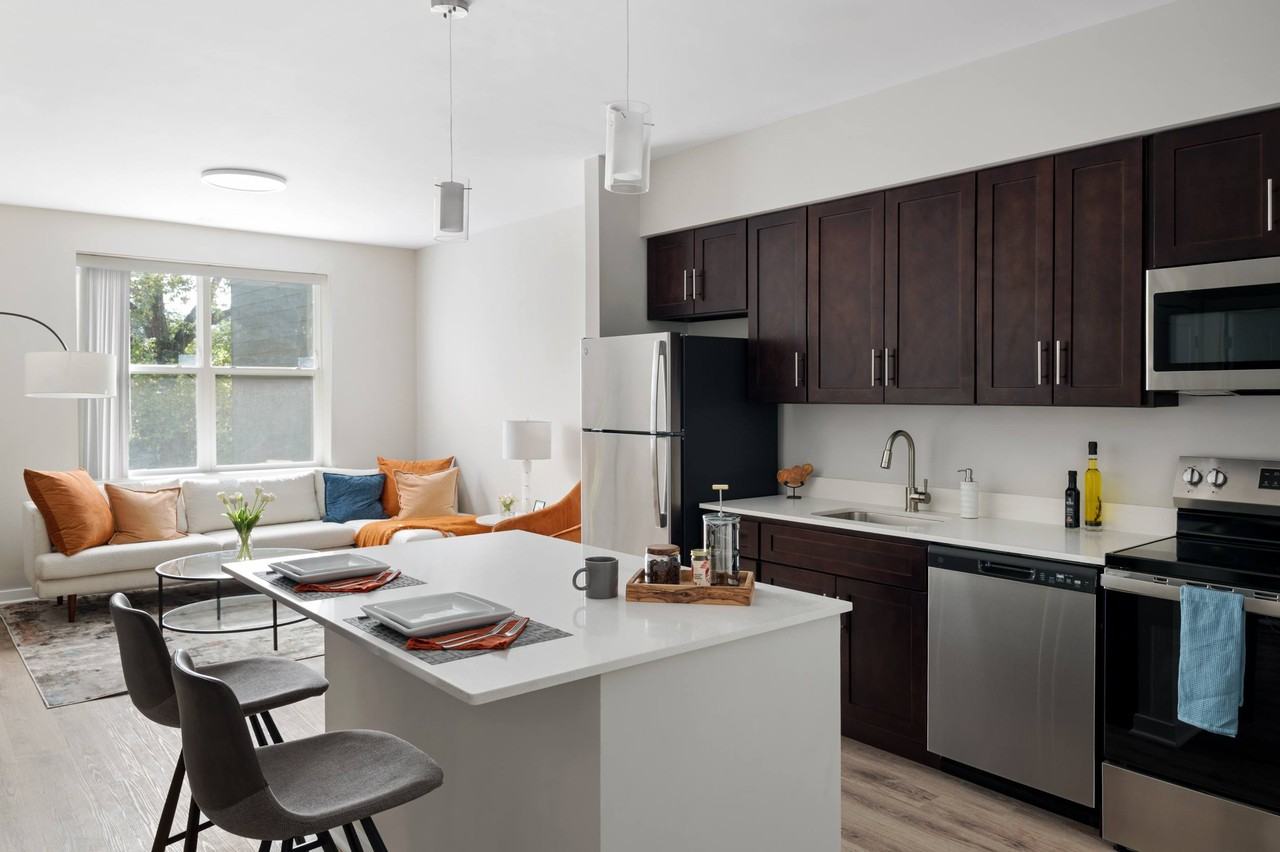 Park Montgomery West - Photo 7 of 25