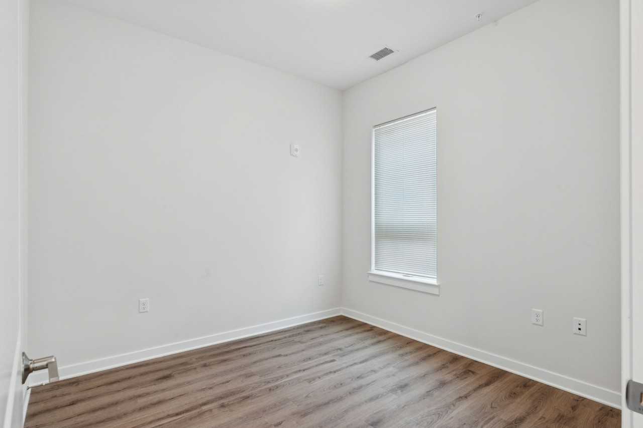 Greens at Irvington Mews 2 - Photo 2 of 17