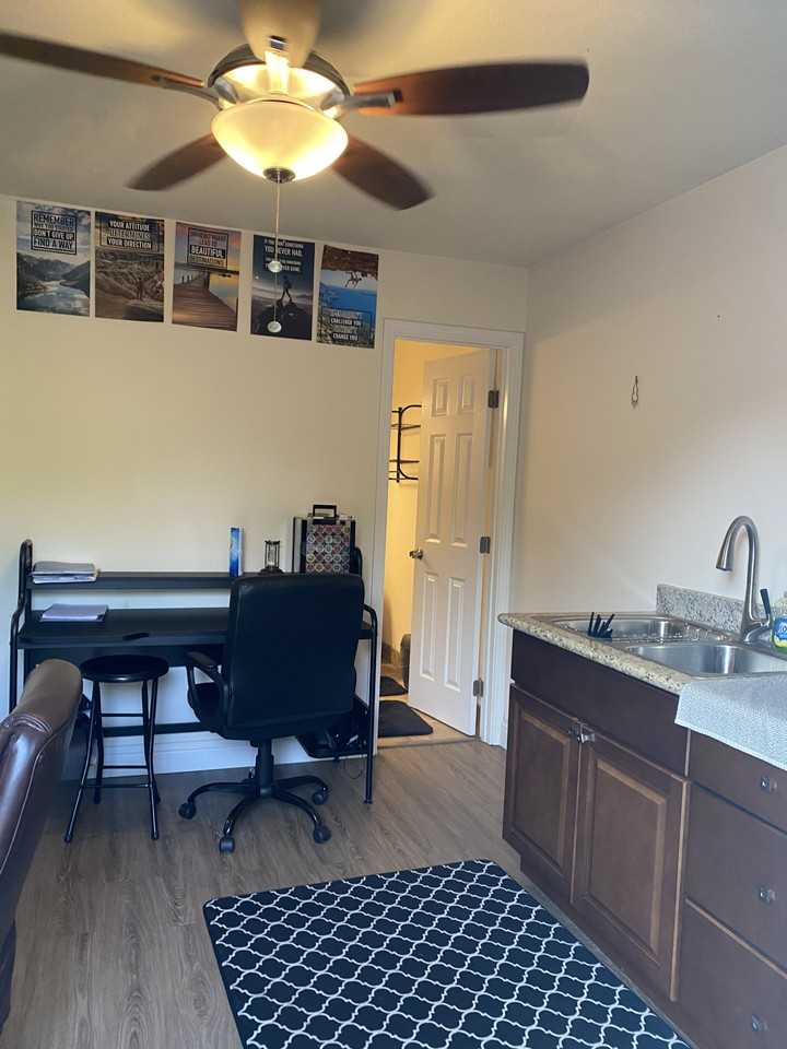 908 S King Rd #2 - Photo 3 of 11