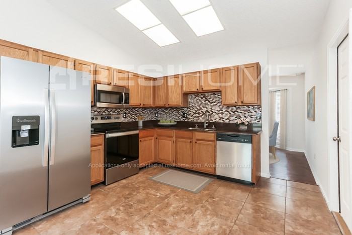 7266 Longhorn Cir N - Photo 2 of 18