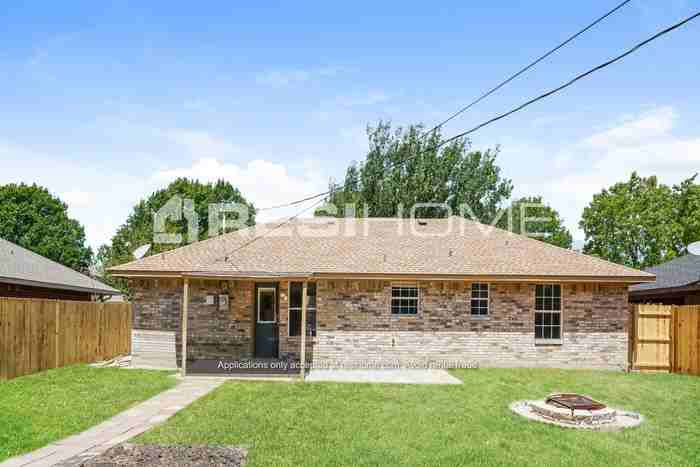 136 Rusty Ln - Photo 3 of 6