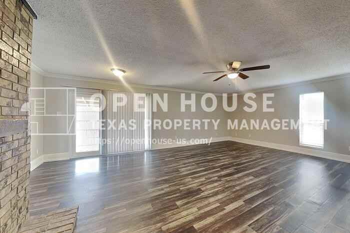 3704 Fairfield Dr - Photo 4 of 21