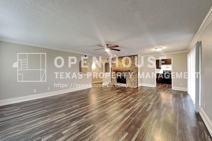 3704 Fairfield Dr - Photo 5 of 21