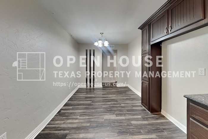 3704 Fairfield Dr - Photo 7 of 21