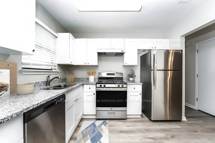 6714 Bent Creek Dr - Photo 2 of 18