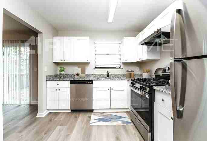 6714 Bent Creek Dr - Photo 3 of 18