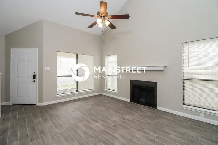 1516 Lincolnshire Way - Photo 2 of 17