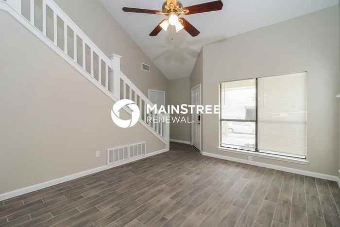 1516 Lincolnshire Way - Photo 5 of 17