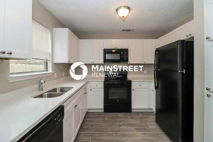 1516 Lincolnshire Way - Photo 7 of 17