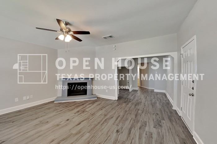 521 Hollyberry Dr - Photo 6 of 20