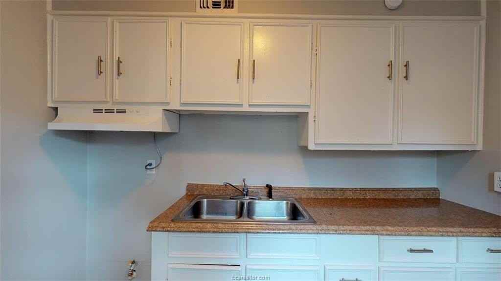 4000 Margaret St Unit A - Photo 7 of 40