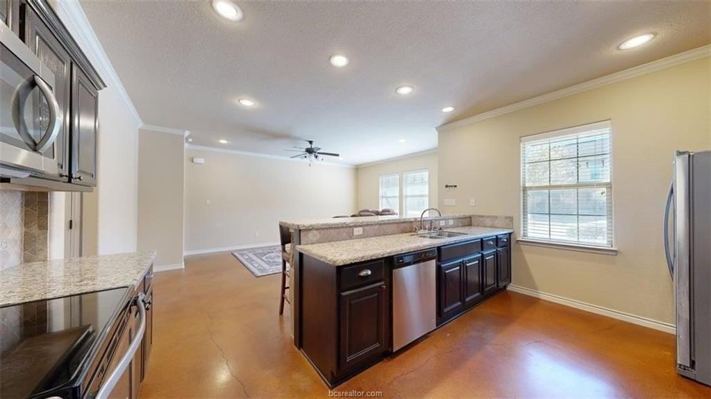 3009 Towers Pkwy - Photo 5 of 33