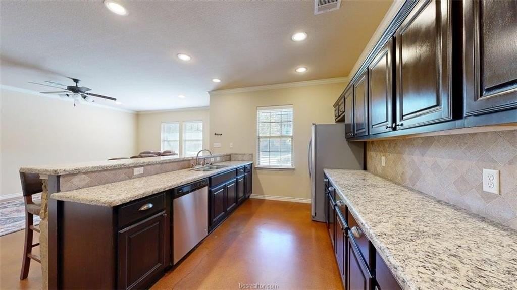 3009 Towers Pkwy - Photo 6 of 33