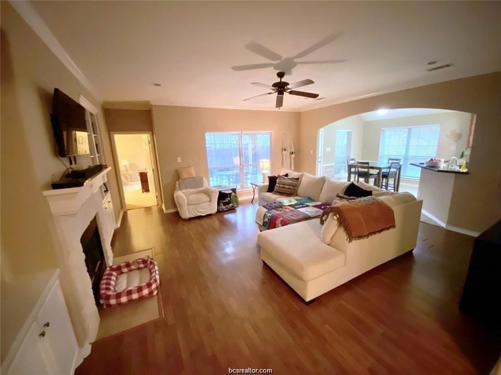 603 Clovis Ct - Photo 3 of 12