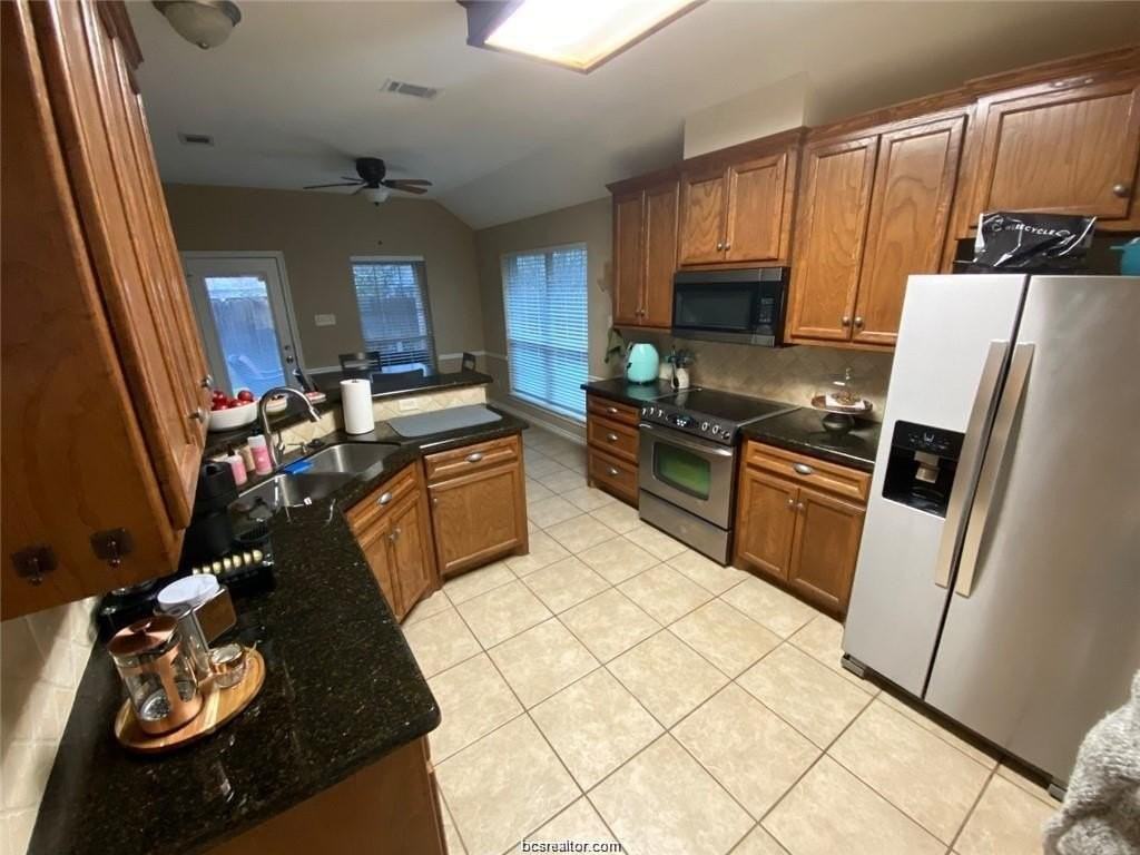 603 Clovis Ct - Photo 6 of 12